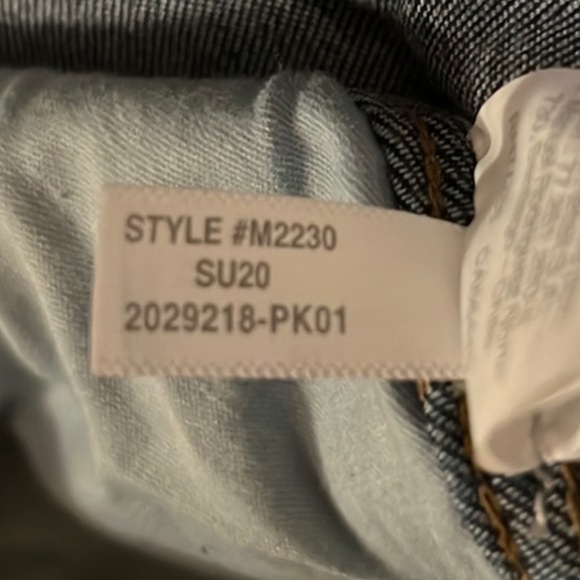 16. Madewell 10” High Rise Skinny Jeans in Hayes Wash - Picture 15 of 16